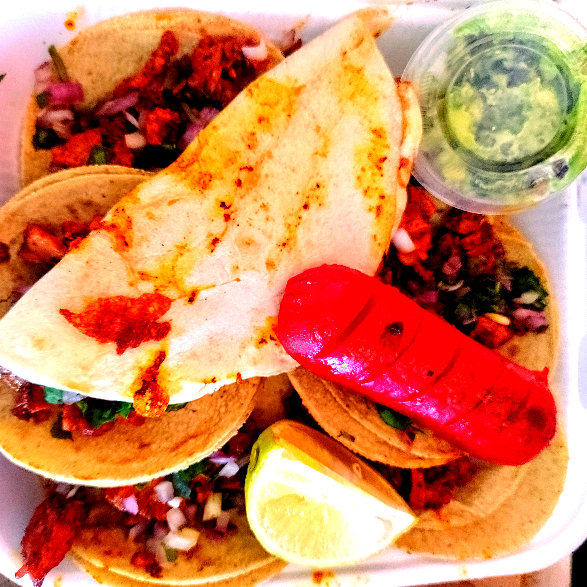 6 Tacos Pastor/Quesadilla/Guacamole/Bebida