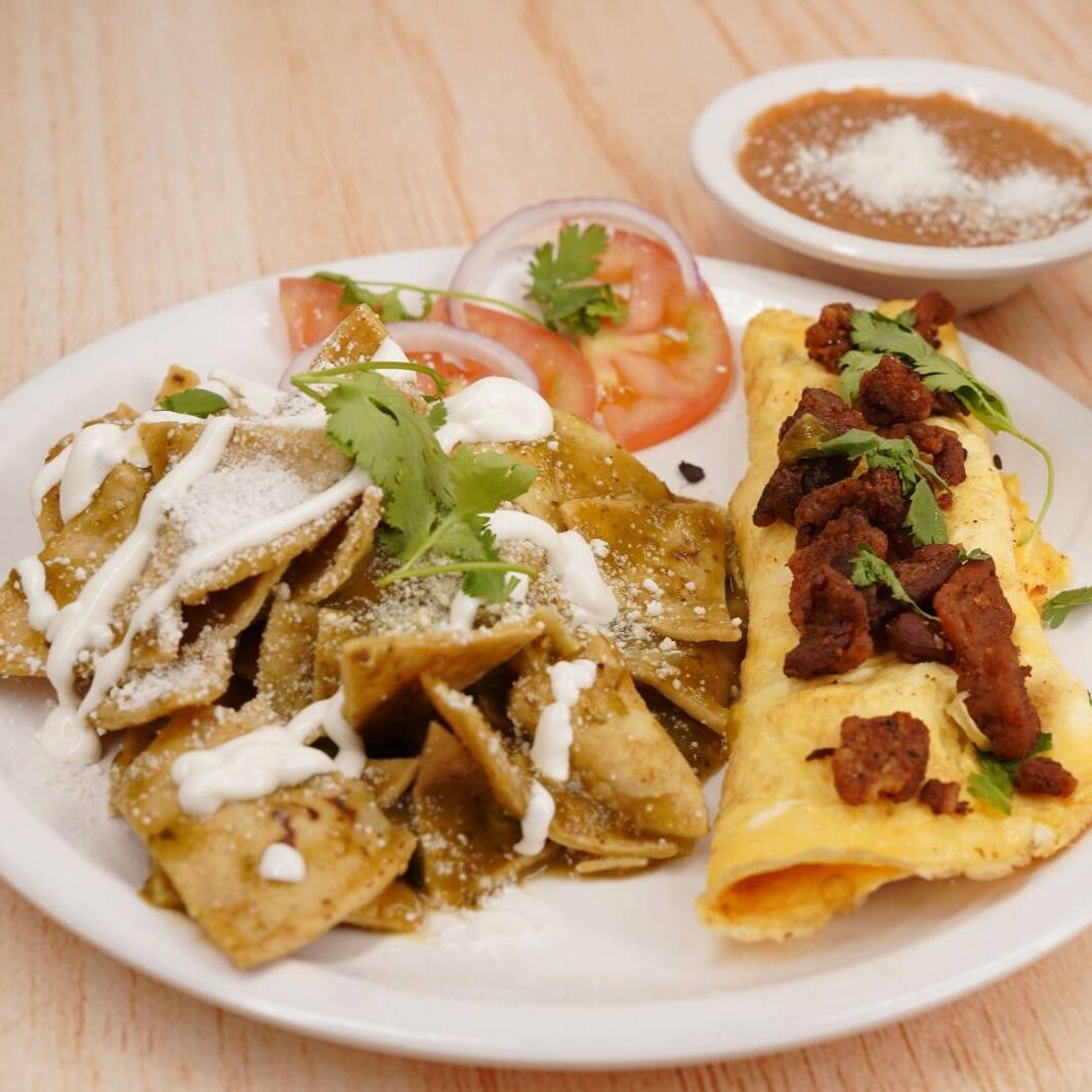 Chilaquiles Con Omelette Clásico Especiales
