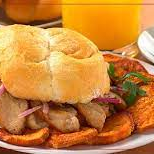 PAN CON CHICHARRÓN