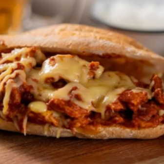 Torta de Bistec Pastor y Queso