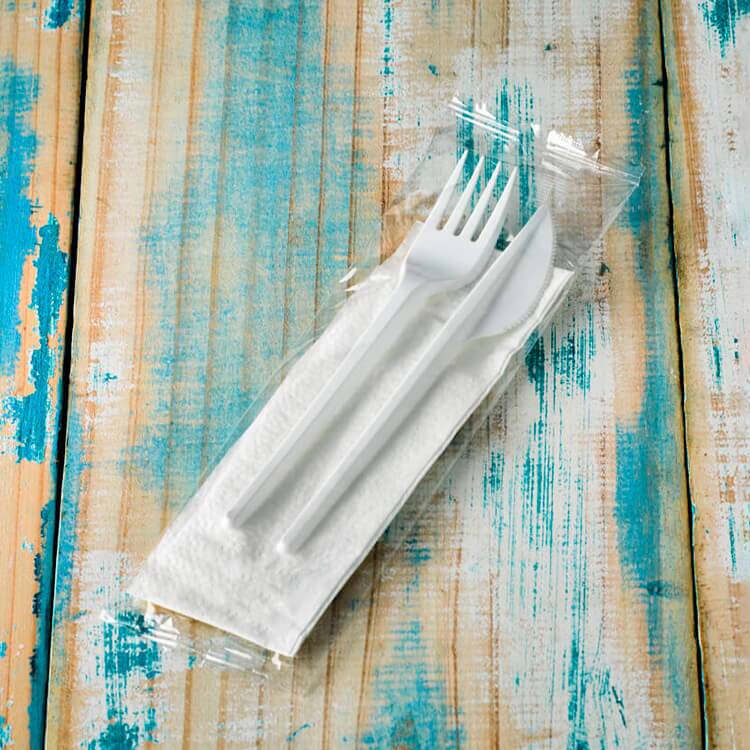 Cubiertos y Servilletas