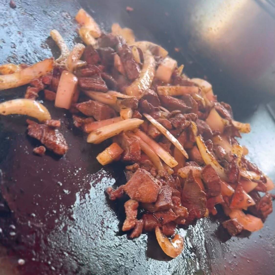 Taco De Higado Encebollado
