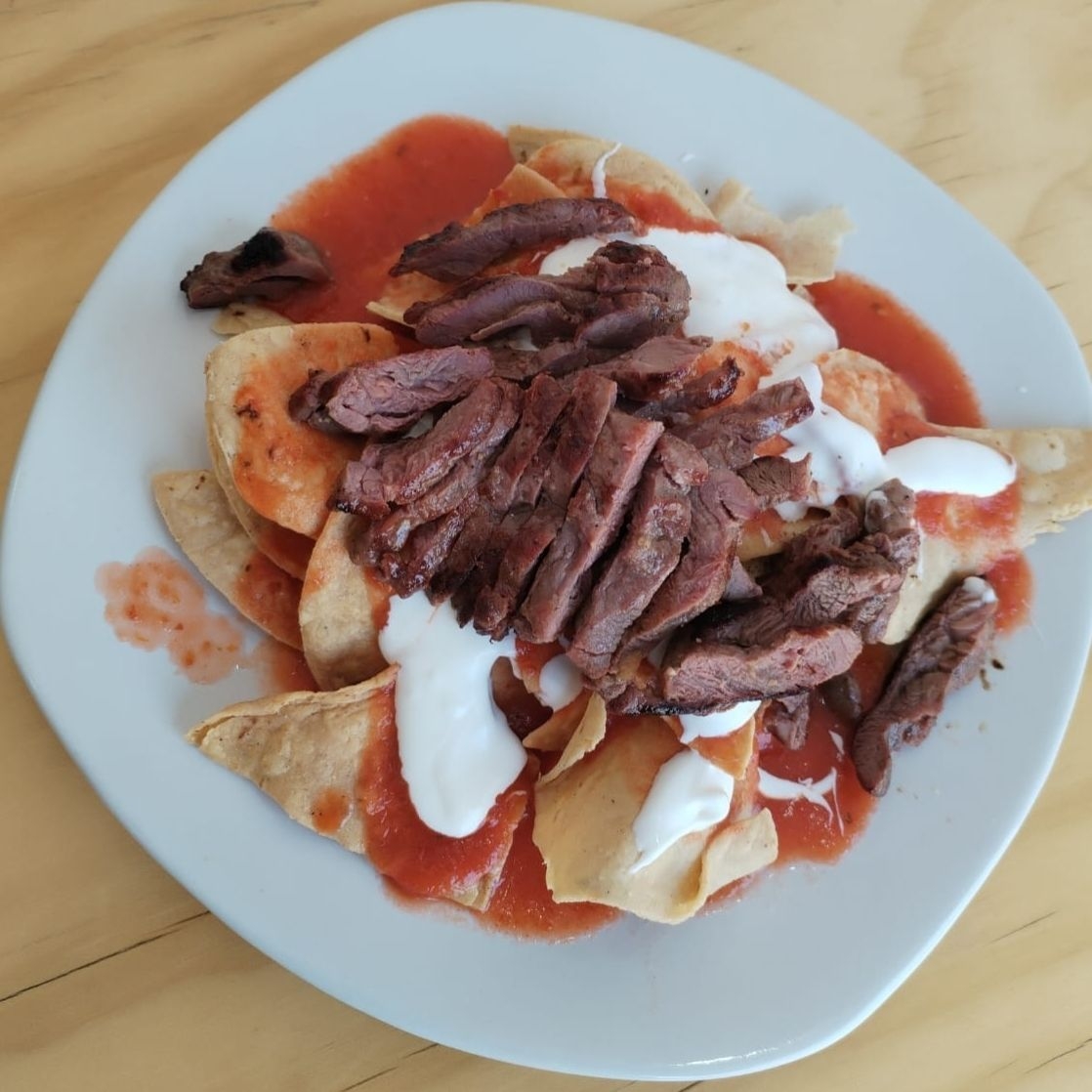 Chilaquiles con Arrachera