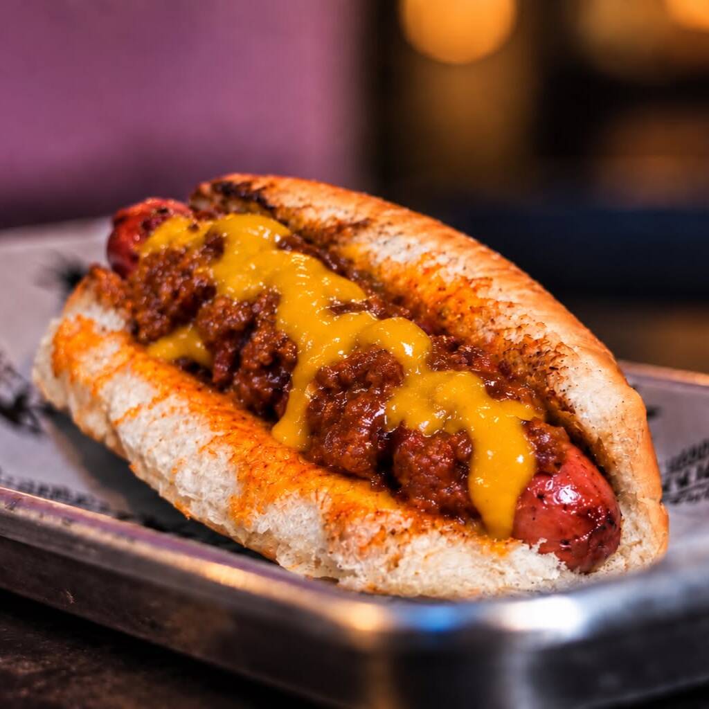 CHILI CHEESE DOG