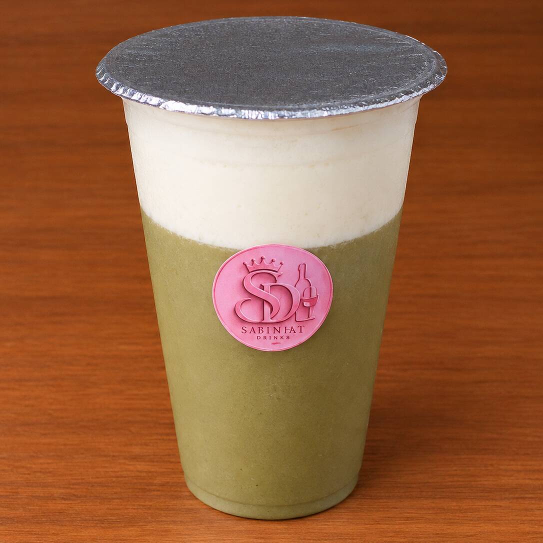 Uma combinação refrescante de abacaxi selecionado e folhas frescas de hortelã, preparada com gelo, açúcar e destilado. O equilíbrio entre o doce da fruta e o frescor da hortelã resulta em um drink leve, aromático e extremamente saboroso. Servida em garrafa de 300 ml, é perfeita para apreciar bem gelada em qualquer ocasião.