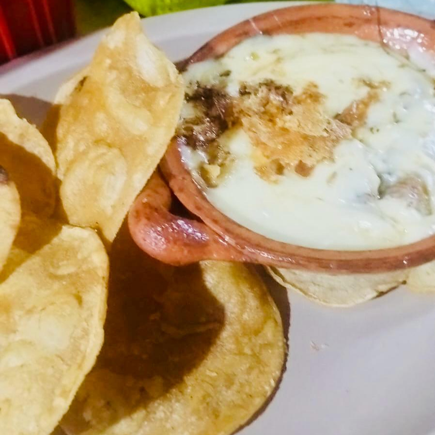 Queso Fundido con Chuleta