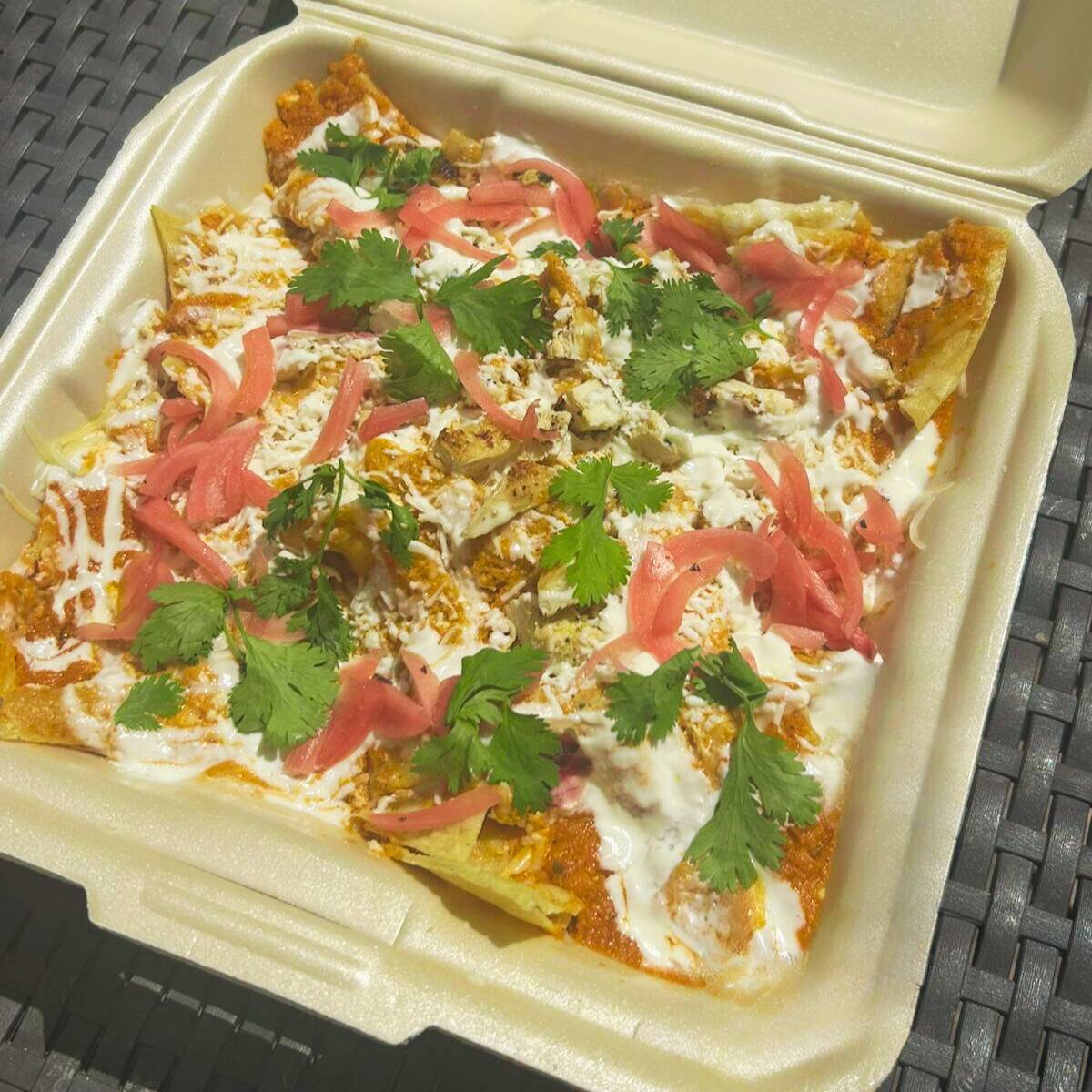 CHILAQUILES ROJOS CON HUEVO