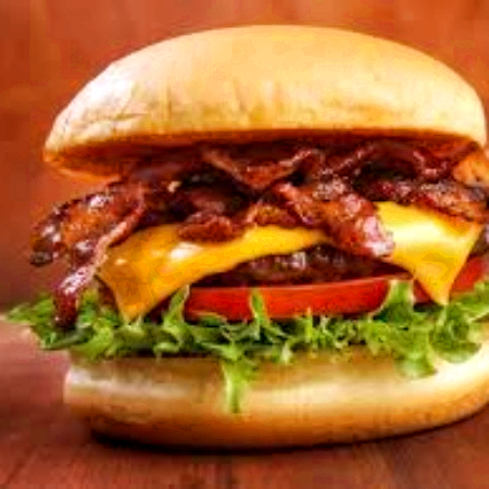 Hamburguesa Sencilla y Papas a la Francesa