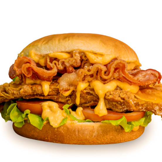 Experimente nosso lanche de frango empanado: suculento por dentro, crocante por fora e temperado com especiarias selecionadas. Perfeito para uma refeição rápida, no trabalho ou entre horários. Não perca essa delícia!