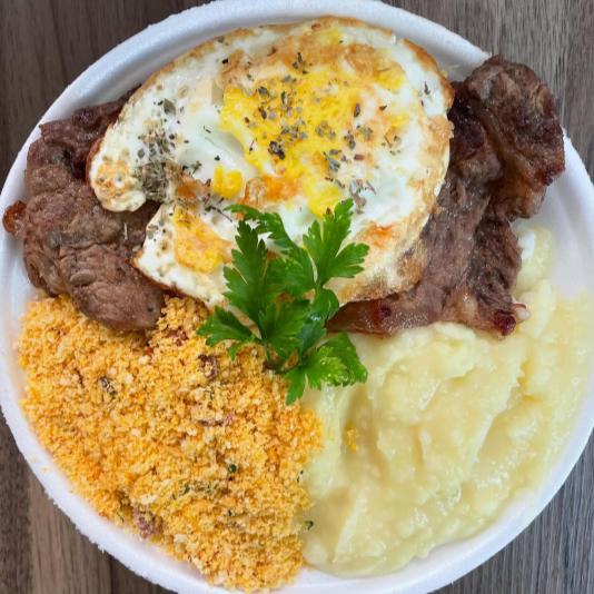 Nosso delicioso bife com ovo ( escolha os seus acompanhamentos)