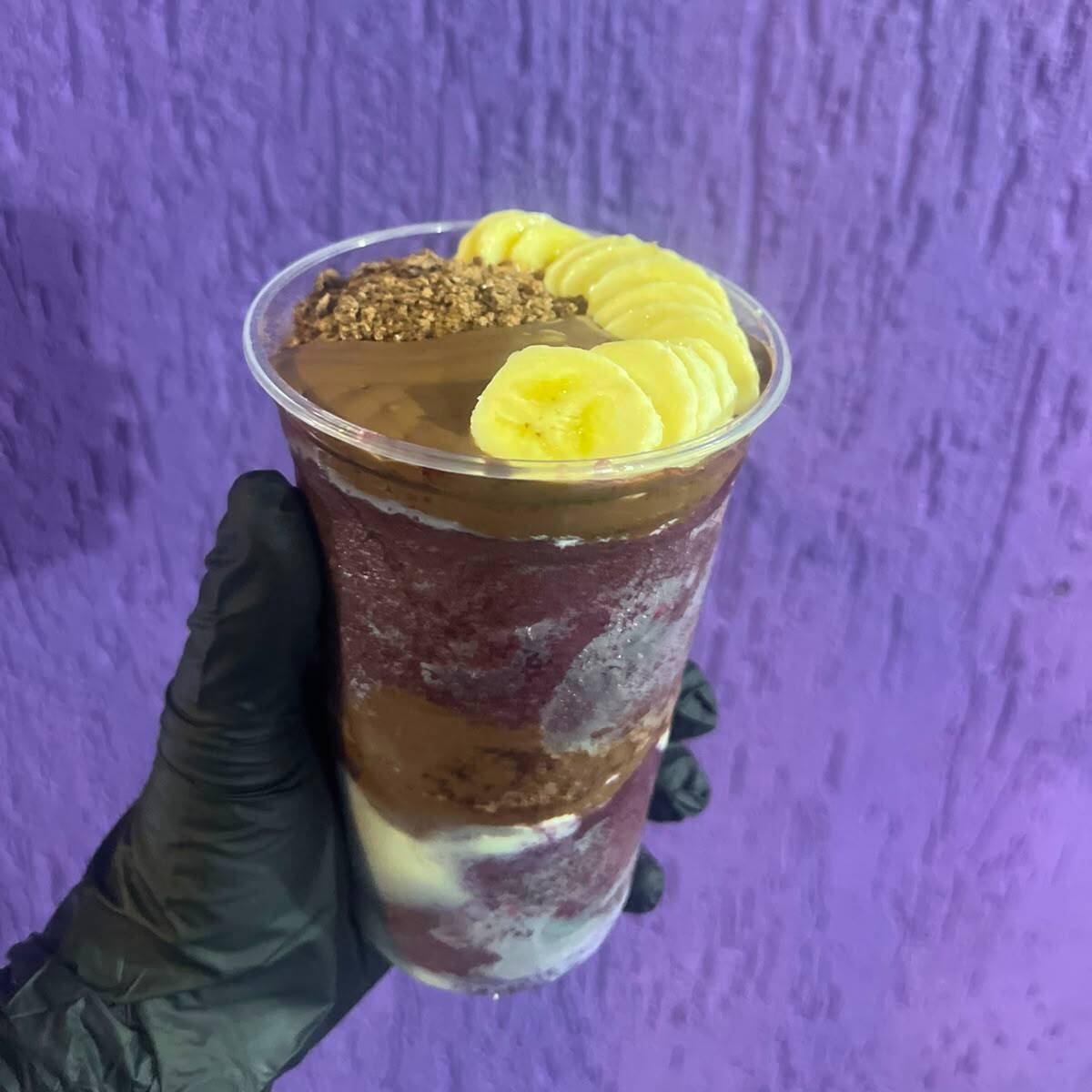 Cremoso, bem geladinho e feito com açaí de qualidade, ele pode ser montado com os seus acompanhamentos favoritos.