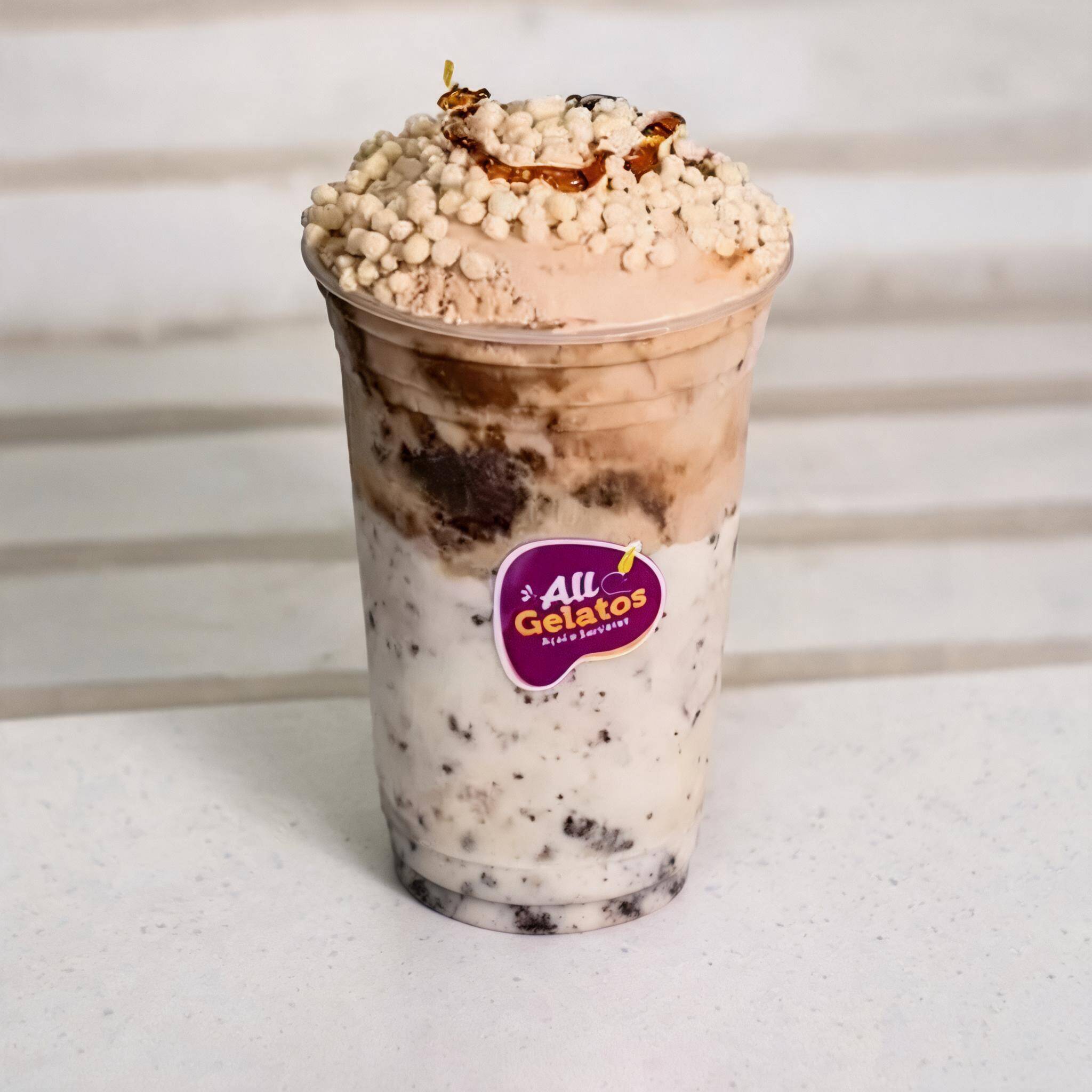 Açaí com sorvete, ambos no sabor que você escolher. Monte do seu jeito com até 3 acompanhamentos grátis. Combinação refrescante e deliciosa para qualquer momento!