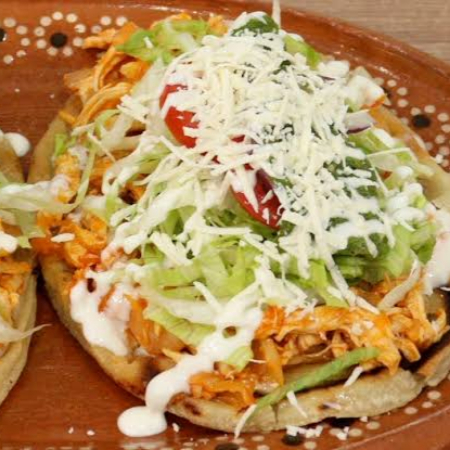 Huarache de Tinga de Pollo