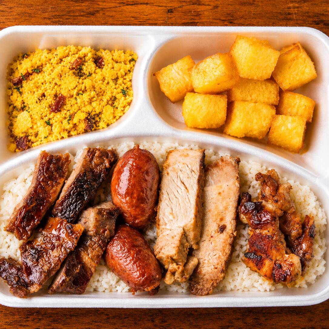 Mini mix de carne assada com fritas e farofa(embalagem redonda)