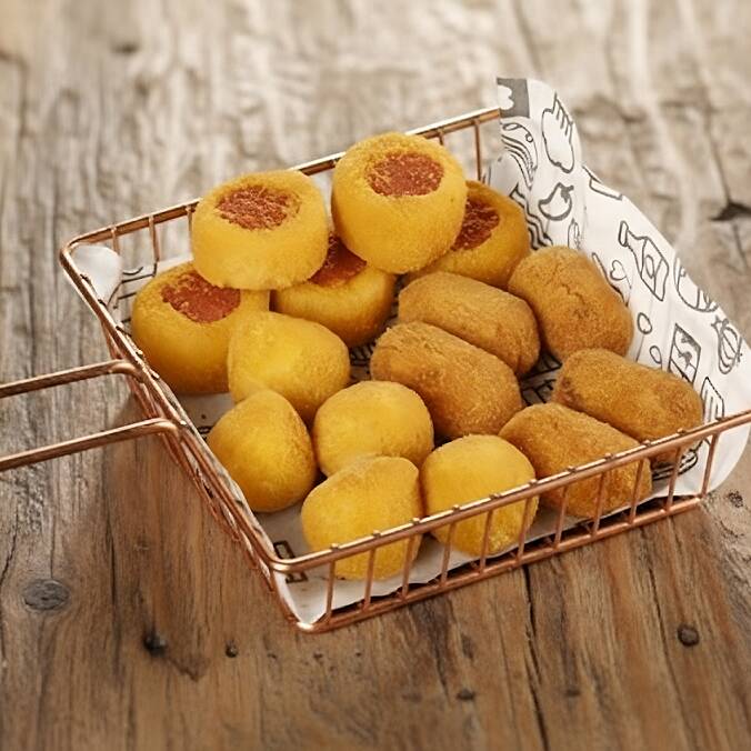Combo de 15 salgadinhos com 5 opções de sabores, frito na hora para chegar quentinho na sua casa. Entrega super rápida. Salgadinhos de 25g (Padrão Festa)