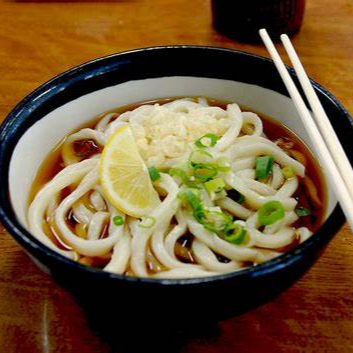 Sopa Udon de Res