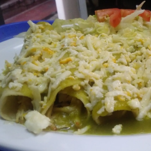 Platillo de Enchiladas Rojas (Orden de 4)