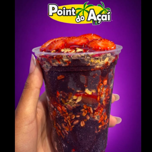 Delicioso Açaí feito com Maça, banana, morango, granola, cobertura e Xarope de Guaraná.