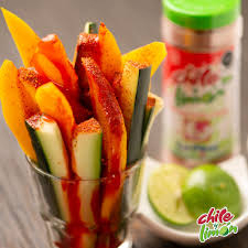 VASO DE MANGO CON PEPINO Y CACAHUATES ENCHILADOS