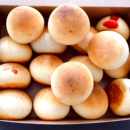 16 Mini Pandebonos Rellenos de Bocadillo