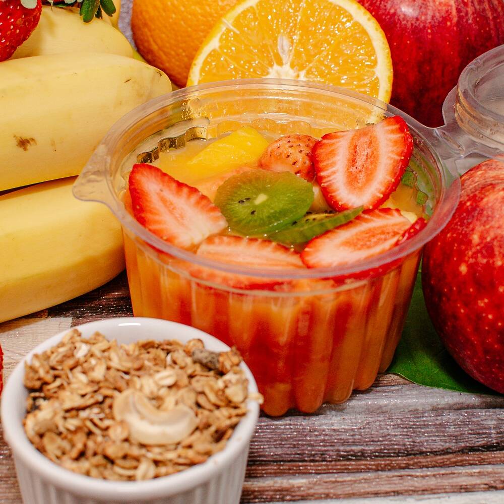 Suco de Laranja , banana, maçã , manga, mamão e uva