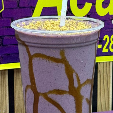 Suco tradicional com paçoca,leite condensado,leite integral e banana. (caso não queira algo,deixe na observação do pedido) *Imagem ilustrativa*