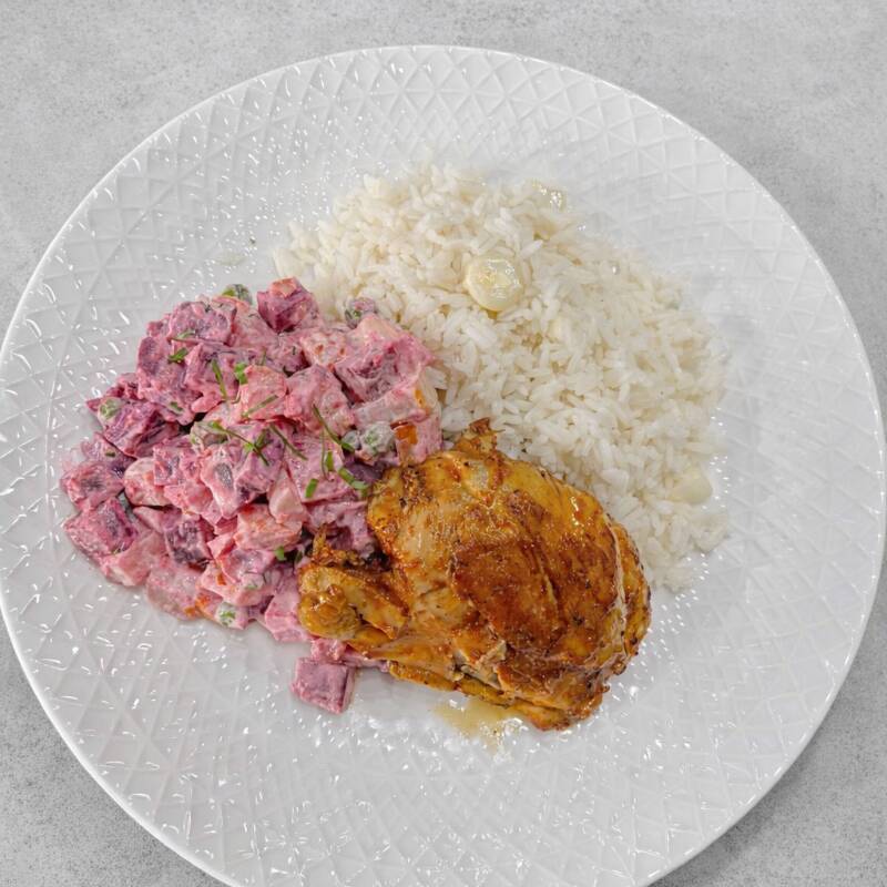 Pollo al Horno con Ensalada Rusa