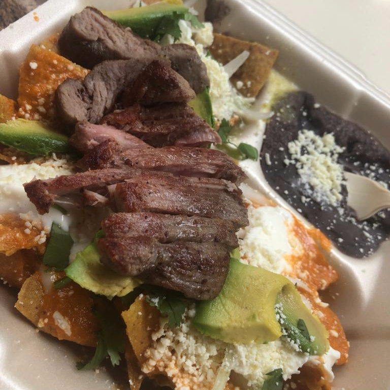 Chilaquiles con Arrachera