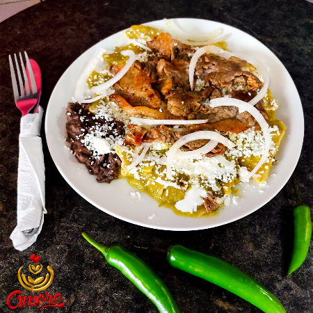 Chilaquiles Verdes con Costilla