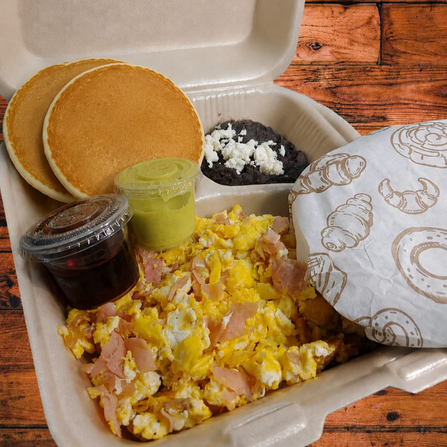 Desayuno Americano incluye Café