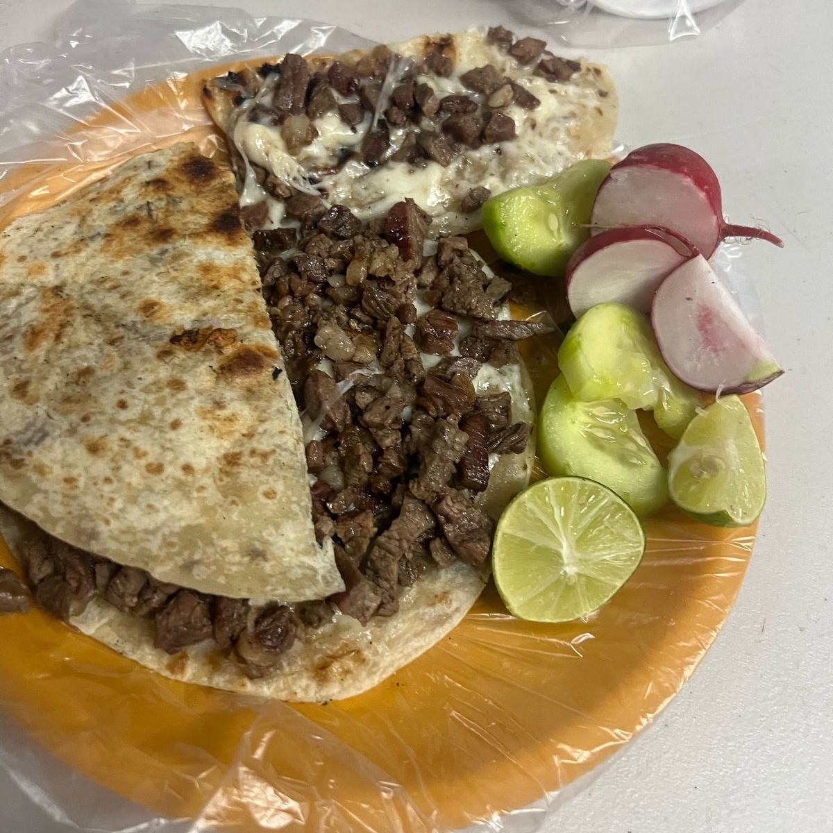 SINCRONIZADA CON CARNE ASADA