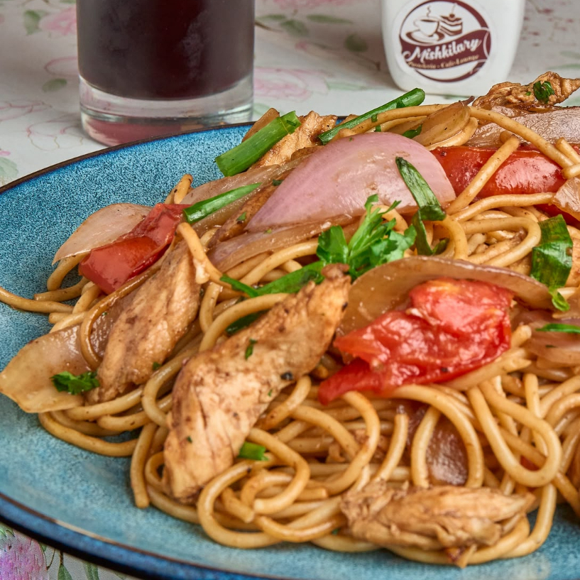Tallarín Saltado de Pollo