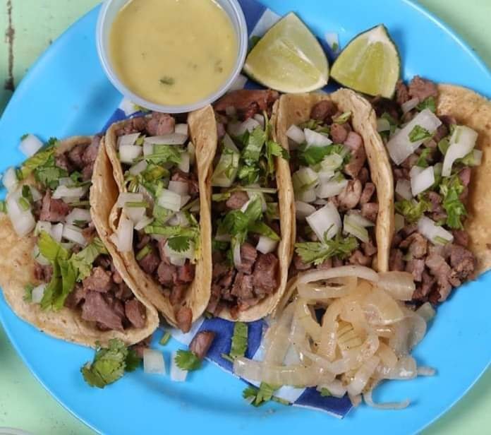 LOS TACOS DEL BARRIO