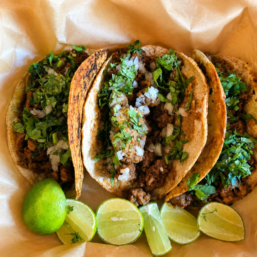 Orden de 3 Tacos de Virria mas Consomé 10oz