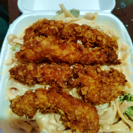 Alfredo con Tiras Crispy