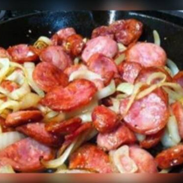 (Arroz, Feijão, farofa e fritas)