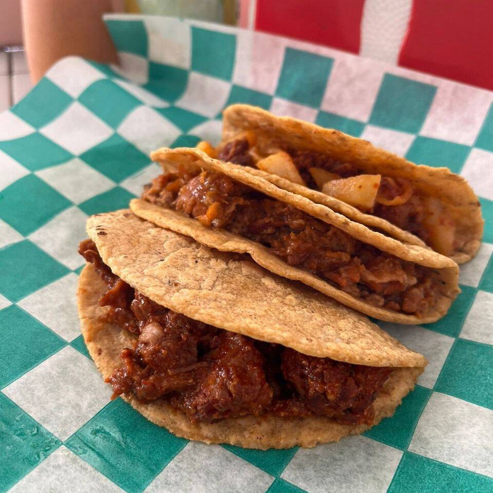 Taco Maiz Asado de Puerco Rojo