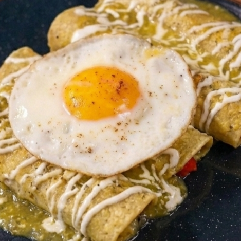 1/2 Orden de Enchiladas con Huevo