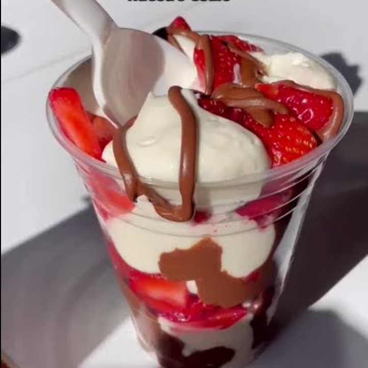 Fresas con crema y nutella