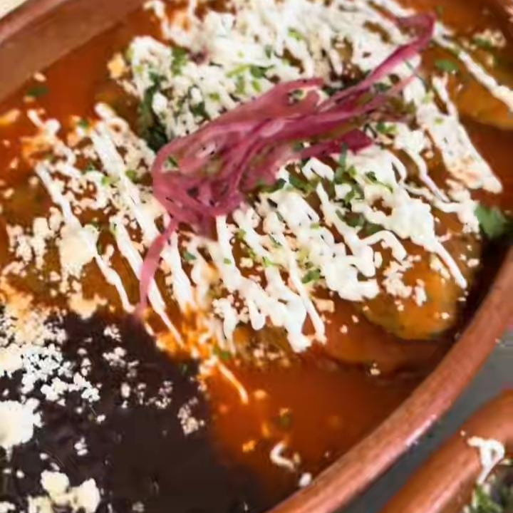 Chilaquiles Rellenos de Queso Gouda