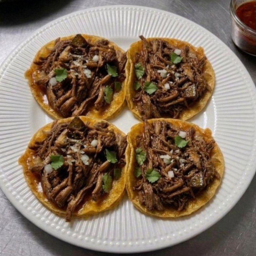 ORDEN DE 4 TACOS DE BIRRIA EN TORTILLA DOBLE MAIZ