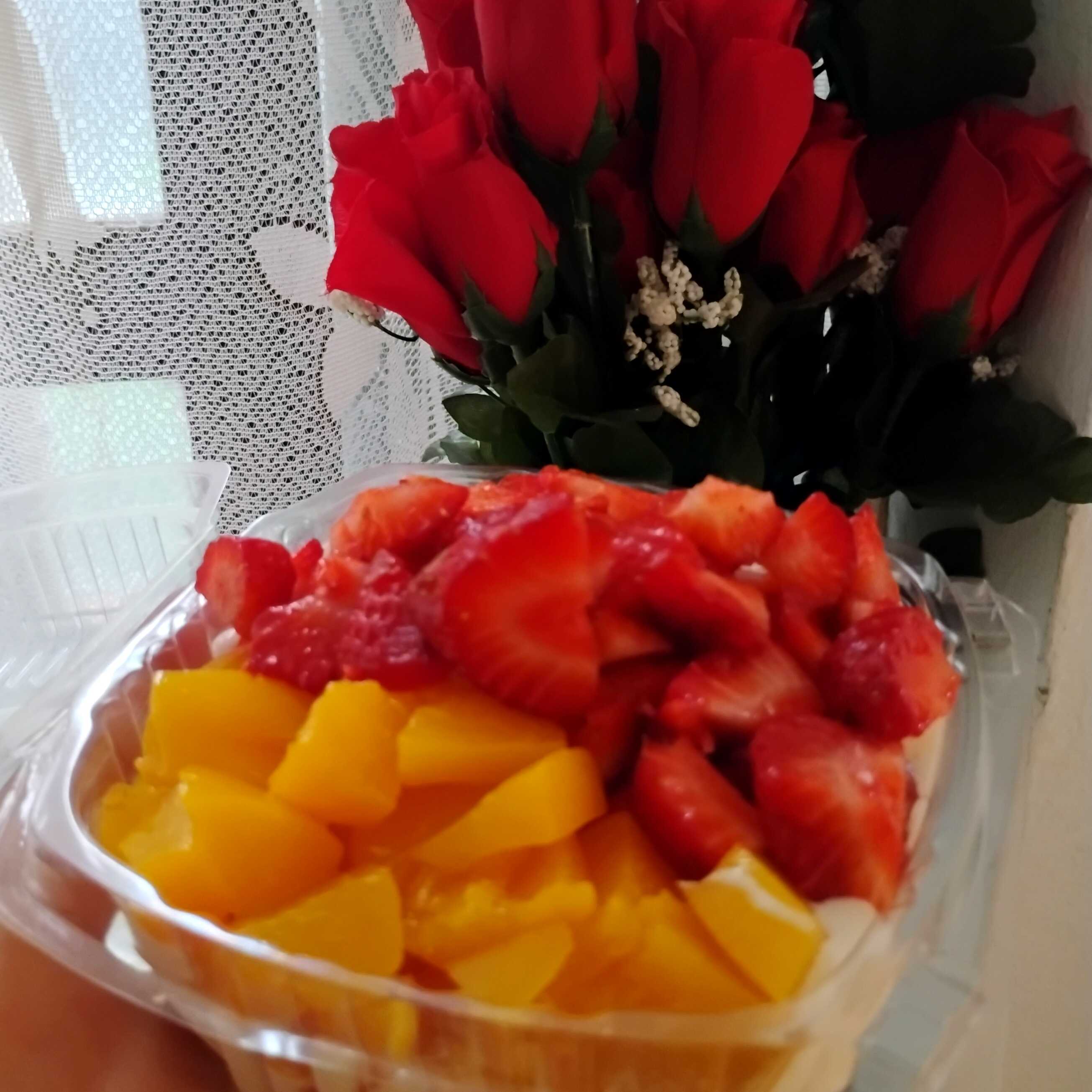 Fresa y durazno con crema