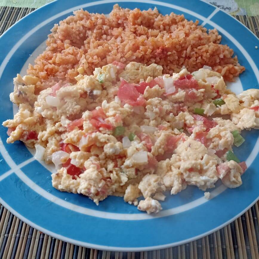 Huevos a la Mexicana con Arroz