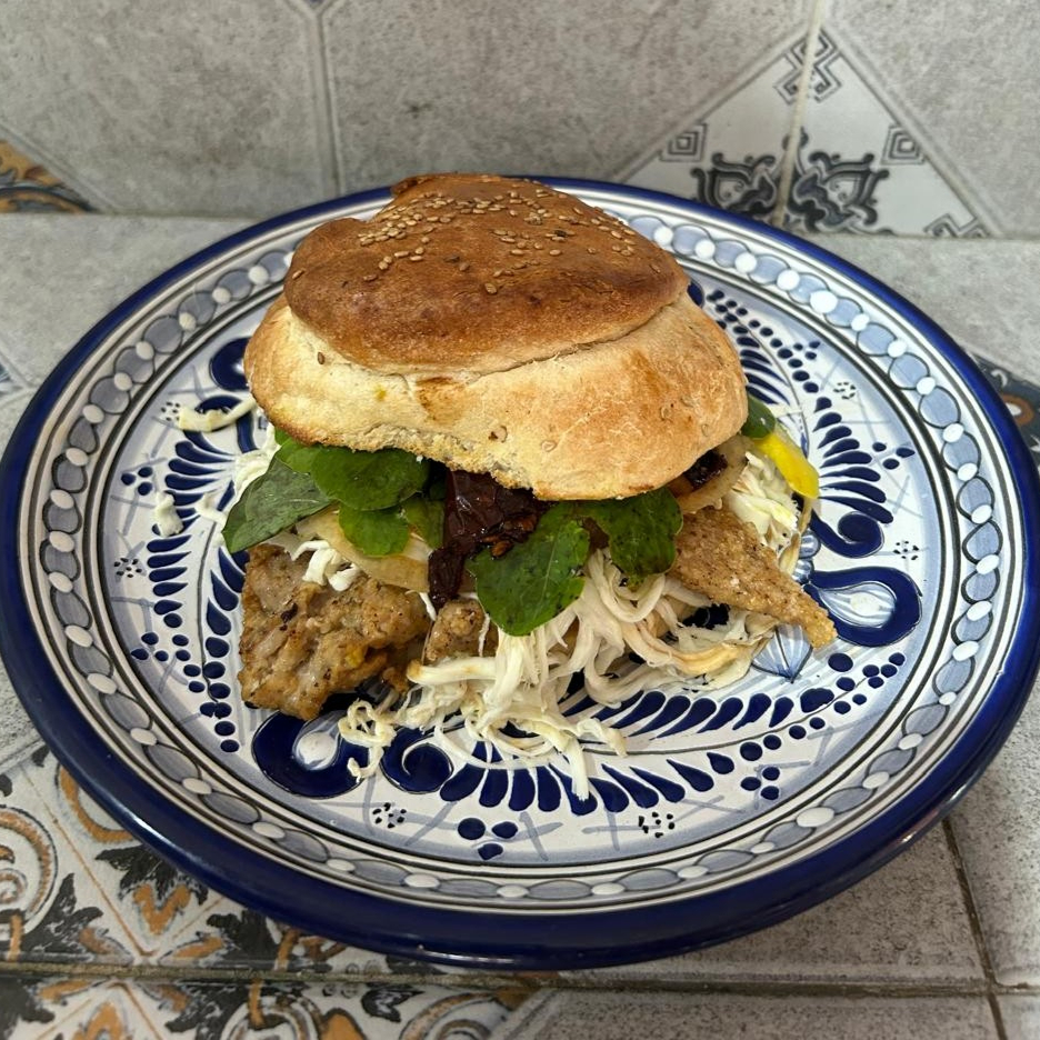 Cemita milanesa de res