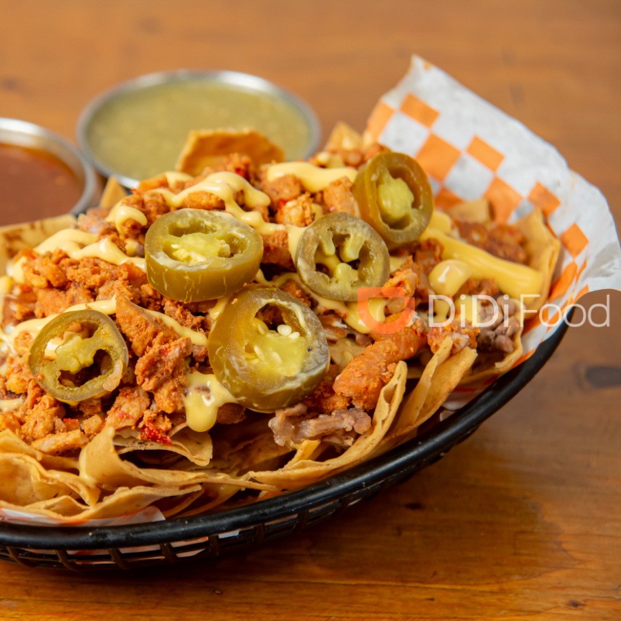 Nachos Pastor + papas fritas