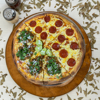 Pastor y Pepperoni