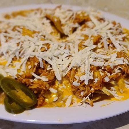 NACHOS DE COCHINITA