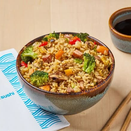 Bowl Yakimeshi Rib Eye – Rib Eye, Brócoli y Salsa