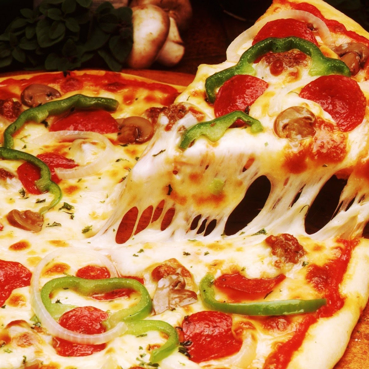 DELICIOSA PIZZA DE CALABRESA