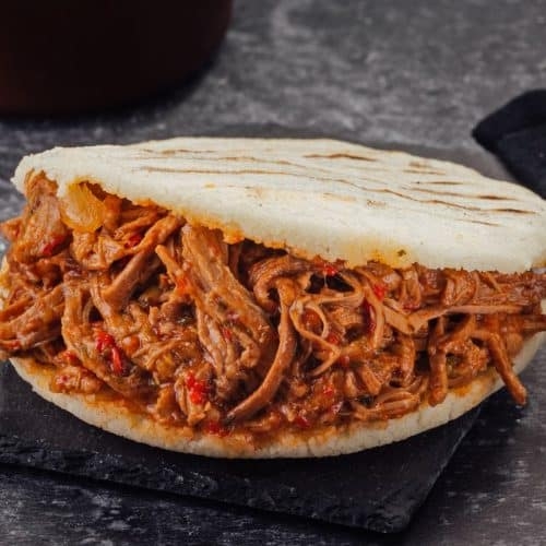 Arepa asada Deshebrada